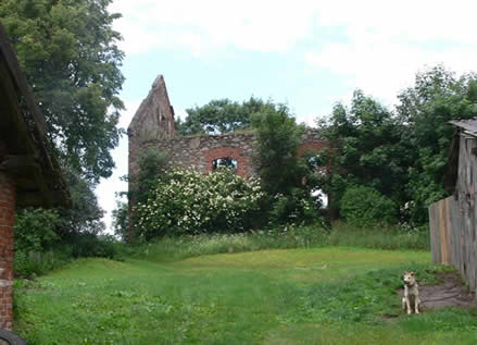 Kirche zu Kussen, Kreis Schlossberg, Ostpreuen, 2009; Foto: Udo und Falko Feyerherd