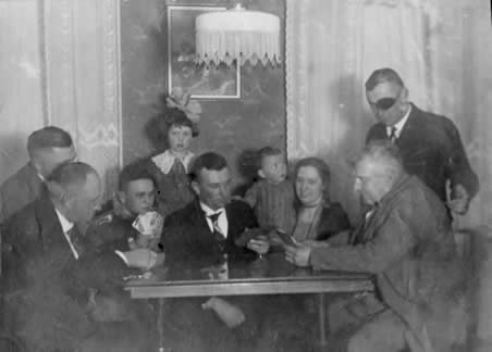 "Neuh&ouml;fer Opa", Adolf Steinleitner, rechts am Tisch sitzend, beim Skat