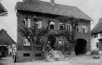 An der Oesdorfer Kirche 3, Geburtshaus Ludwig Schapers, erbaut von seinem Vater, Heinrich Schaper